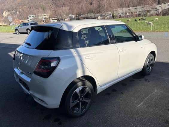 Vehicle image 6 Vehicle image 6