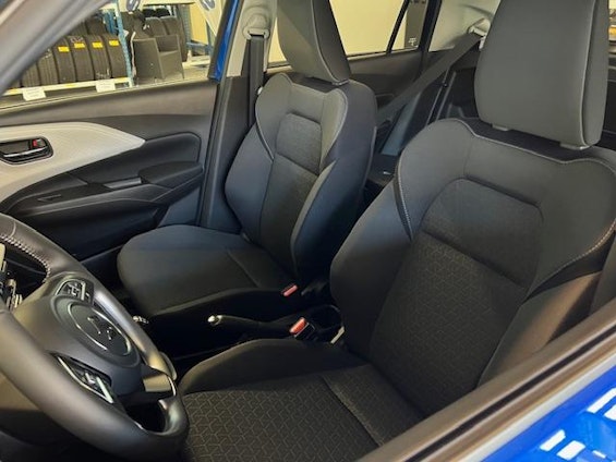 Vehicle image 13 Vehicle image 13