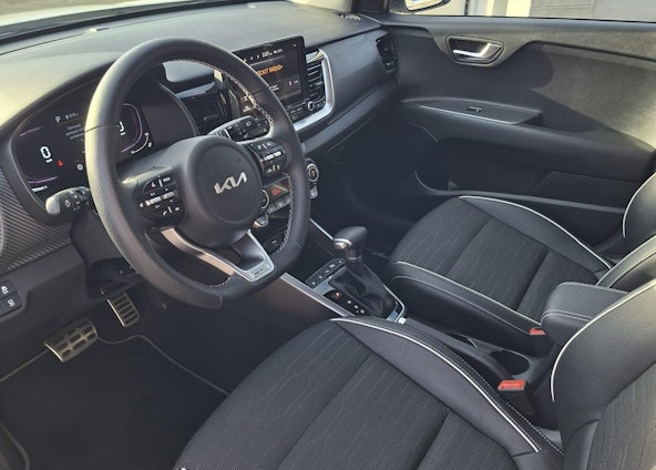 Vehicle image 9 Vehicle image 9