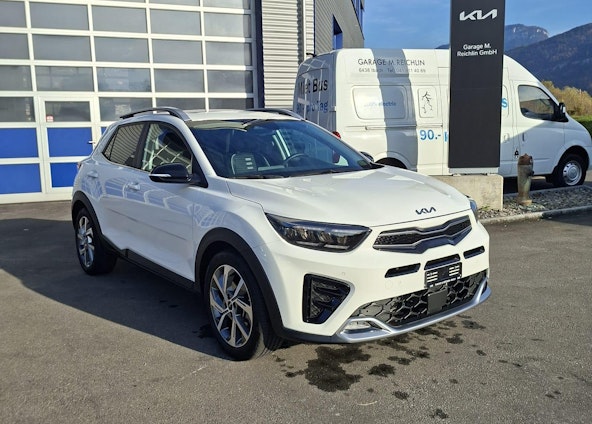 First vehicle image First vehicle image