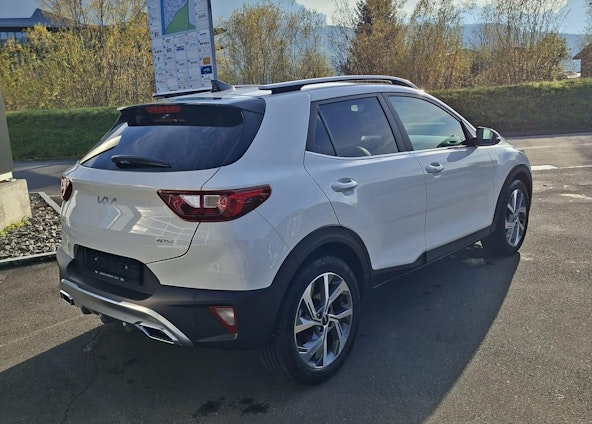 Vehicle image 3 Vehicle image 3