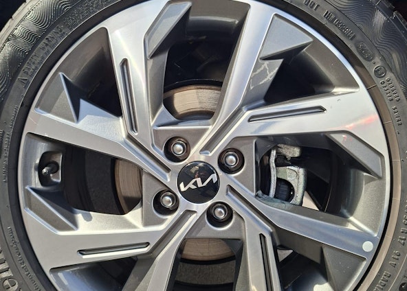 Vehicle image 14 Vehicle image 14