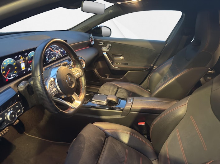 Vehicle image MERCEDES-BENZ A 180