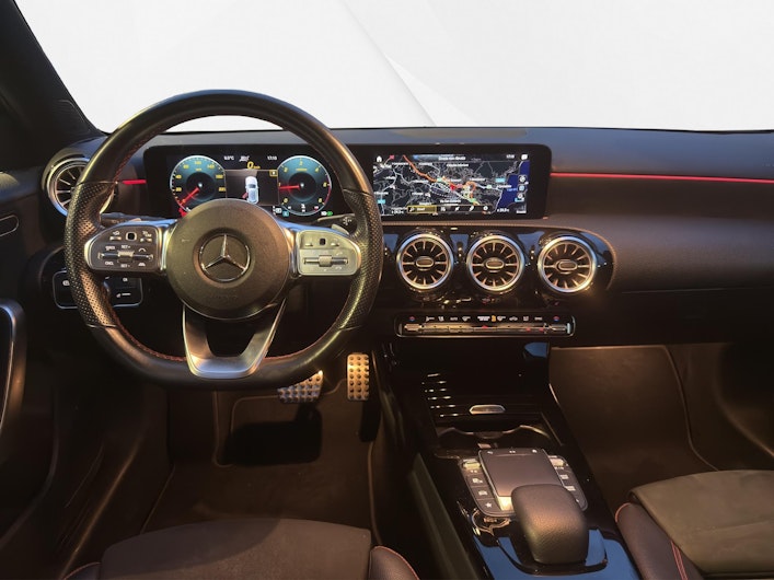 Vehicle image MERCEDES-BENZ A 180