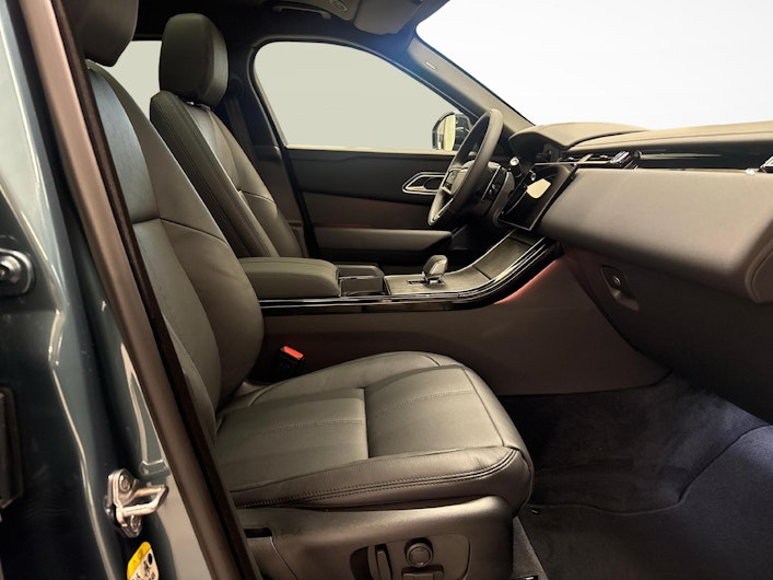 Vehicle image LAND ROVER RANGE ROVER VELAR