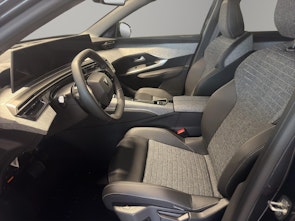 Vehicle image PEUGEOT 3008 1.2 Hybrid Allure Premium