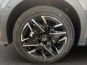 Vehicle image PEUGEOT 3008 1.2 Hybrid Allure Premium