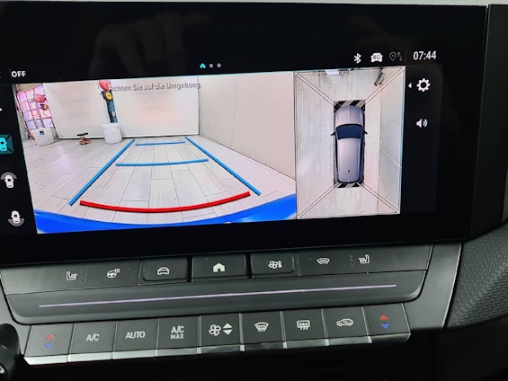 Vehicle image 15 Vehicle image 15