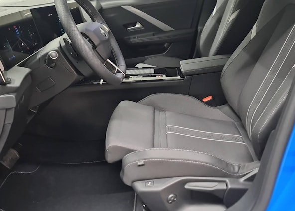 Vehicle image 5 Vehicle image 5