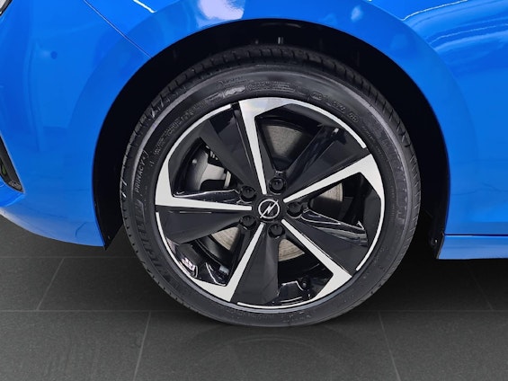 Vehicle image 14 Vehicle image 14