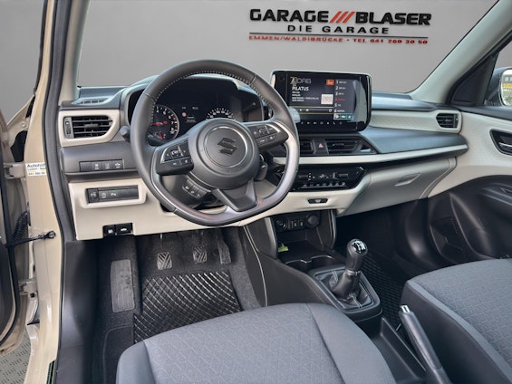 Vehicle image 6 Vehicle image 6