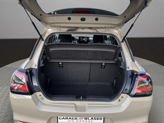 Vehicle image 8 Vehicle image 8