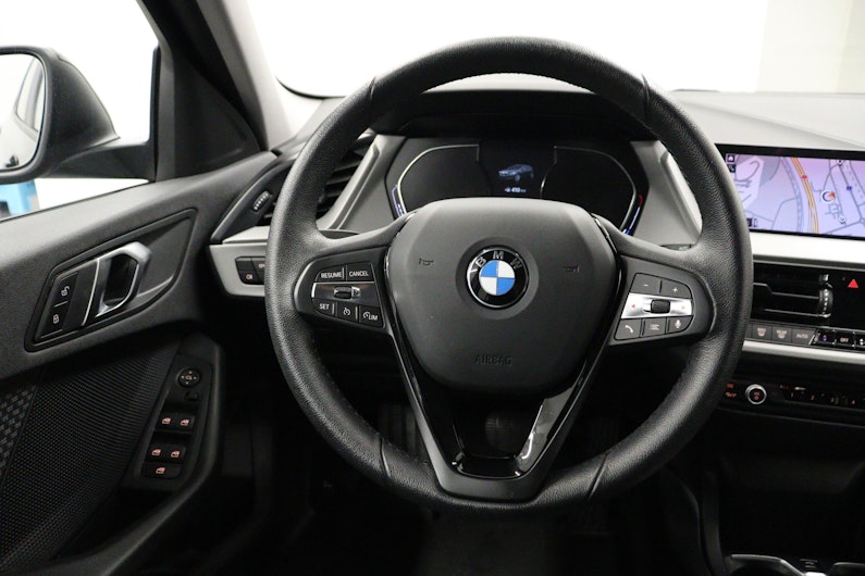 Vehicle image BMW 1 SERIES