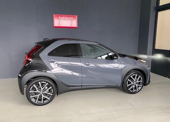 Vehicle image 3 Vehicle image 3