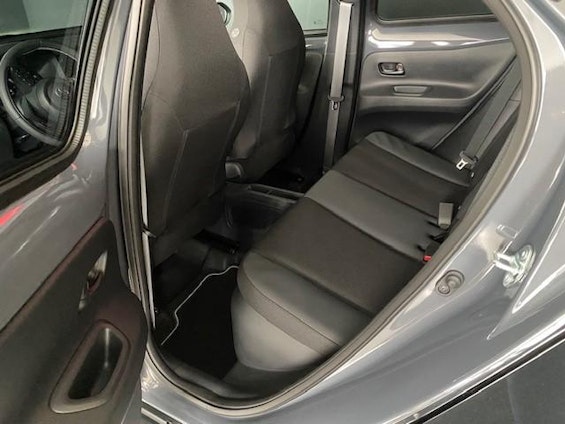 Vehicle image 9 Vehicle image 9