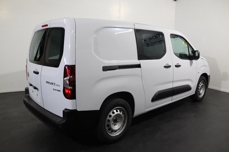Vehicle image TOYOTA PROACE CITY