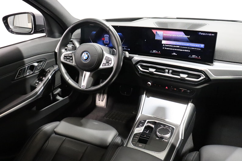 Vehicle image BMW 3 SERIES