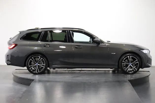 BMW 330e xDrive SAG Touring