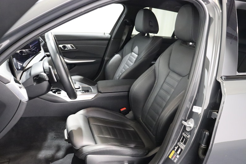 Vehicle image BMW 3 SERIES