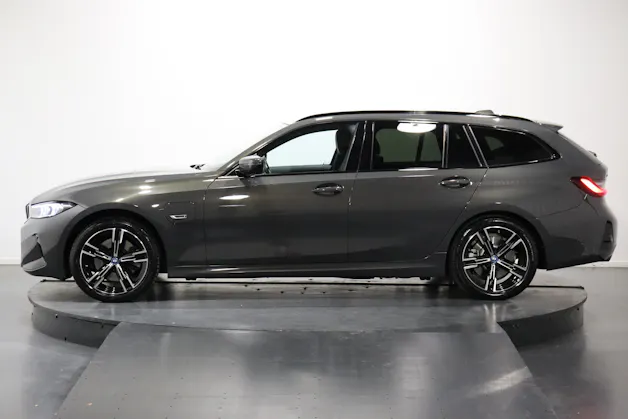 BMW 330e xDrive SAG Touring