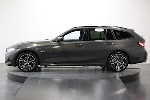 Vehicle image BMW 330e xDrive SAG Touring