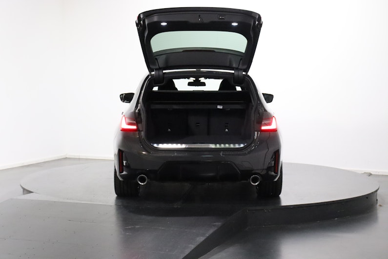 Vehicle image BMW 3 SERIES