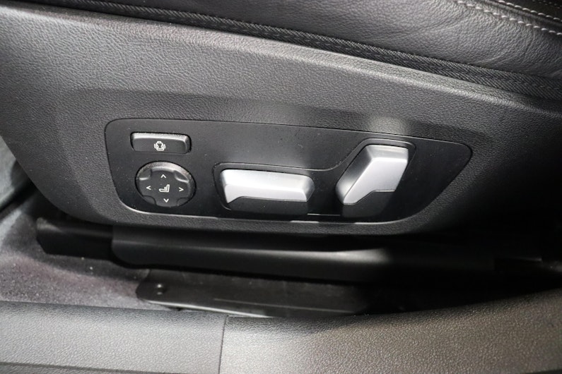 Vehicle image BMW 3 SERIES