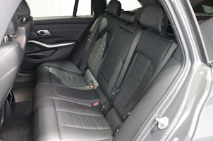 Vehicle image BMW 330e xDrive SAG Touring