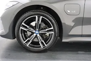 BMW 330e xDrive SAG Touring