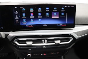 Vehicle image BMW 330e xDrive SAG Touring