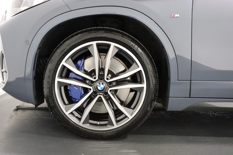 Vehicle image BMW X2