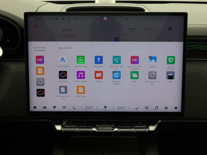 Vehicle image ZEEKR X