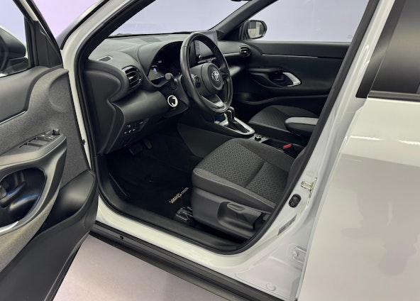 Vehicle image 6 Vehicle image 6