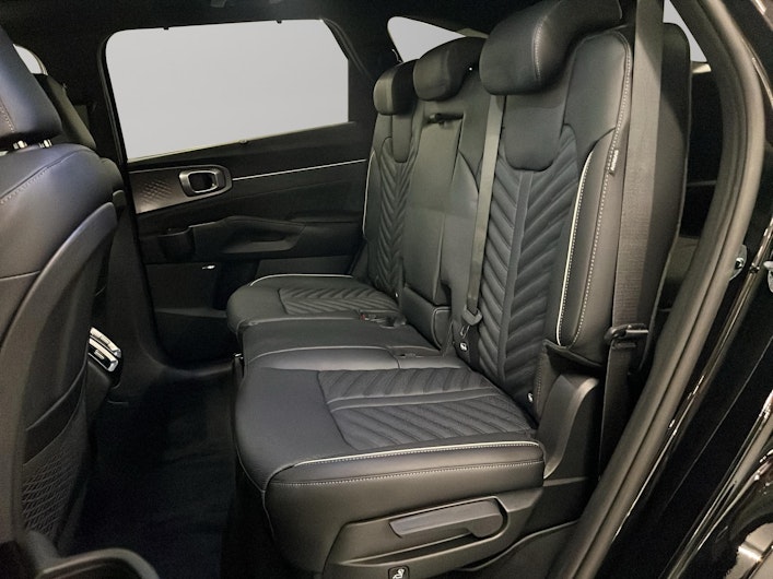 Vehicle image KIA SORENTO