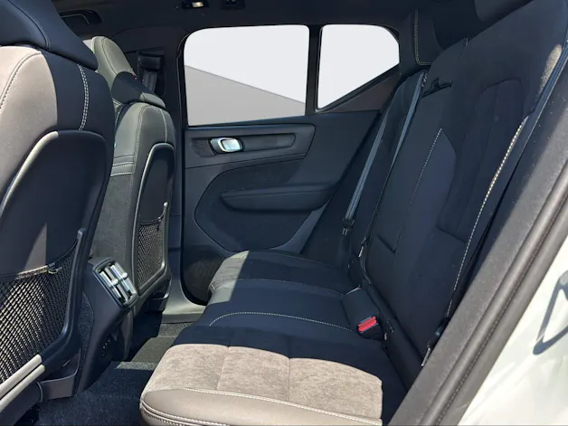 Volvo XC40 2.0 B4 MH Black Edition