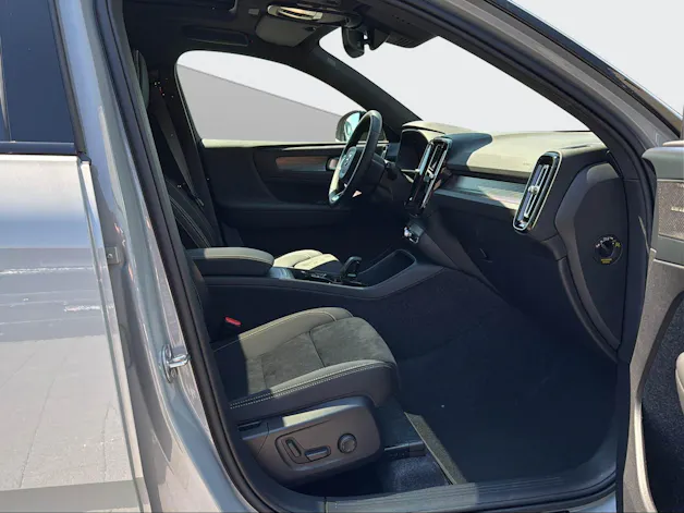 Volvo XC40 2.0 B4 MH Black Edition
