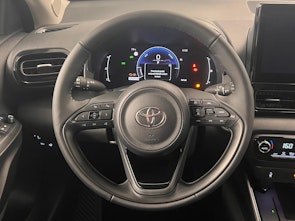 Vehicle image TOYOTA Yaris 1.5 VVT-i HSD Trend