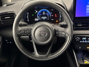 Vehicle image TOYOTA Yaris 1.5 VVT-i HSD Trend