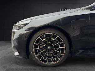 BMW M5 xDrive Touring