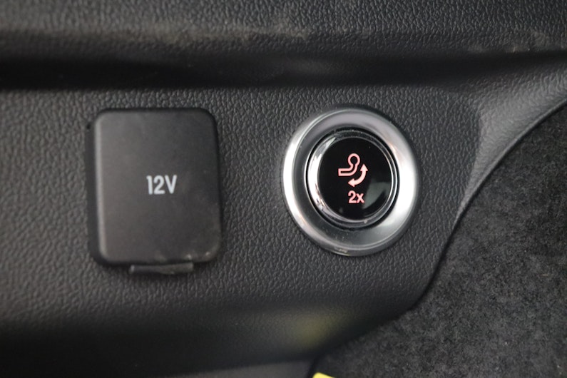 Vehicle image FORD KUGA