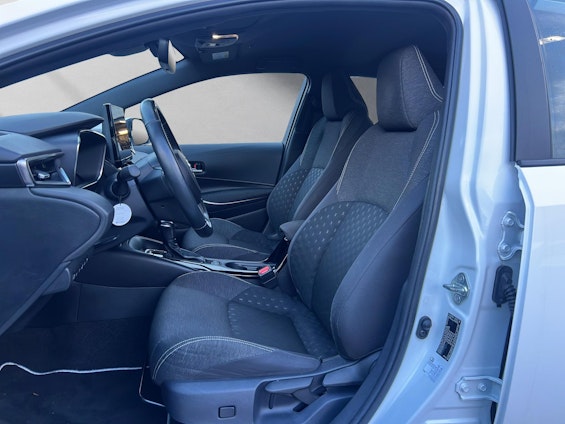 Vehicle image 9 Vehicle image 9