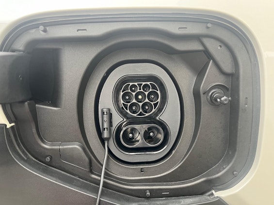 Vehicle image 13 Vehicle image 13