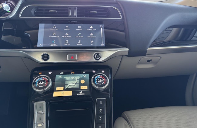 Vehicle image 13 Vehicle image 13