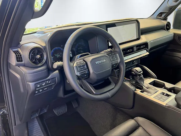 Toyota Land Cruiser 2.8 D 48V Invincible