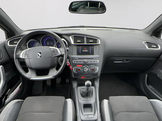 DS Automobiles AUTOMOBILES DS 4 Crossback 1.2 Pure Tech SO Chic