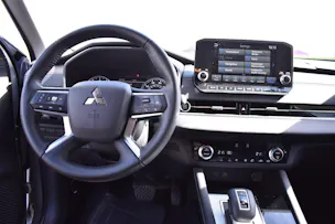Mitsubishi OUTLANDER S-AWC