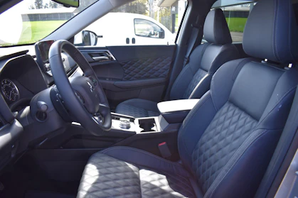 MITSUBISHI OUTLANDER 15