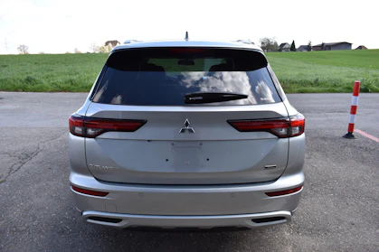 MITSUBISHI OUTLANDER 7