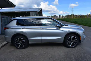 Mitsubishi OUTLANDER S-AWC