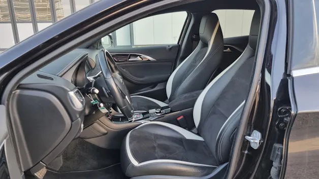 Infiniti Q30 2.0t Sport AWD DCT